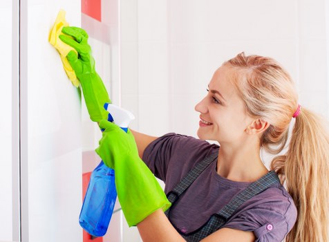 Professional mattress cleaning for a Stockwell bedroom