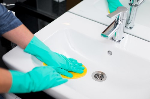 Bathroom deep cleaning for a rental property in Stockwell