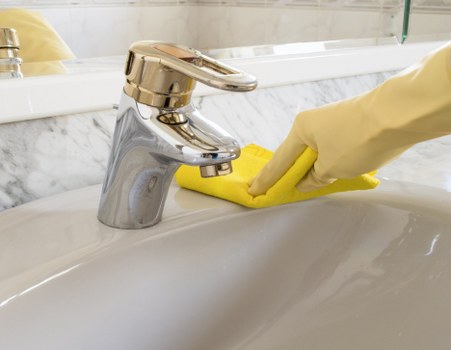 Professional cleaning of a Stockwell retail unit floor and glass
